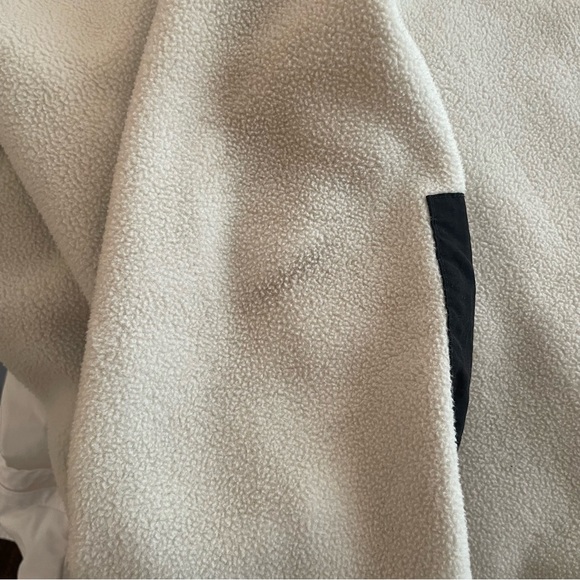 The North Face Women’s Denali Fleece Jacket - Picture 6 of 10